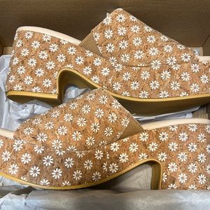 Beach by Matisse Women’s Terry platform Daisy Cork Sandals